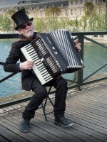 joueur accordéon Paris